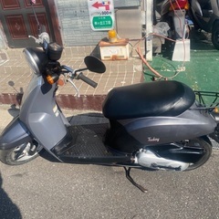 ホンダ・バイク売ります。点検済み・シート　交換・擦り傷あります。ニコニコ現金払いでお願いします。☺️の画像