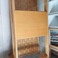ガラスパネル付きローテーブル