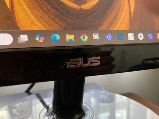 ASUS 23型ワイドモニターディスプレイ (ぽんきち) 鴨居の周辺