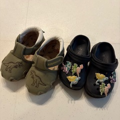 恐竜　サンダル2足セット　