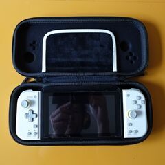 HORI グリップコントローラーfit＋専用ケースの画像