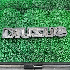 スズキ　SUZUKI エンブレム
の画像