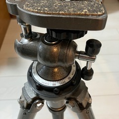 GITZO ジッツオ　カメラ三脚とストラップの画像