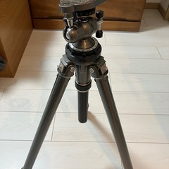 GITZO ジッツオ　カメラ三脚とストラップの画像