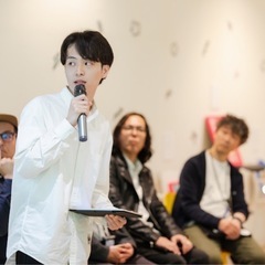 現役医大生グループが中高生向けの学習指導の画像