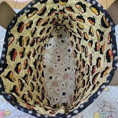食いしん坊手縫いパッチワークトートバッグの画像