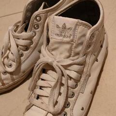 adidas originals　スニーカーの画像