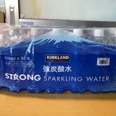 賞味期限2025/6/17　カークランドシグネチャー 強炭酸水 ラベルレス 500ml x 35本入り　炭酸飲料　国産の画像