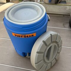 【最終値下げ】水用タンク　15リットルの画像