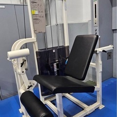 レッグエクステンションマシン　筋トレマシン