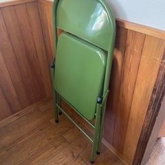 スチール　折りたたみ椅子　カーキの画像