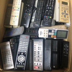 テレビエアコン照明リモコン大量　まとめて
