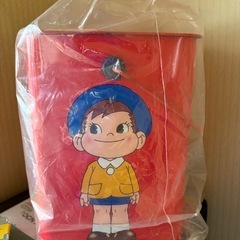 ぺこちゃん、ドラえもん缶セットの画像