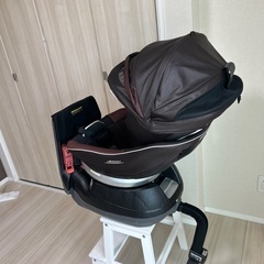 コンビ ネルーム エッグショック新生児から チャイルドシート