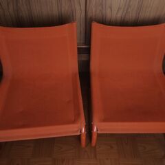 布張り　ローチェア　オレンジ　パイプ椅子　中古