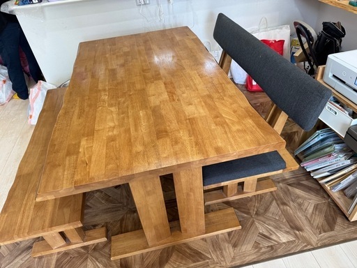 ダイニングテーブル