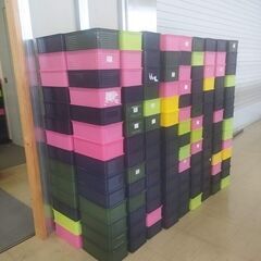 ダイソーコンテナ、書類ラックを処分します。