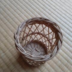 籐製　ペン　小物入れの画像