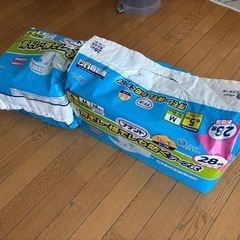 介護用品　
紙おむつ　大人用　 アテント  テープ式 Mサイズ 消臭効果付き 背モレ・横モレも防ぐ 28枚＋開封品12枚の画像