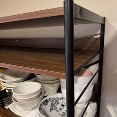 黒パイプと木のキッチンラック（スライド棚付き）の画像