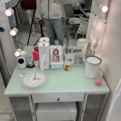 50%OFF!LEDミラー付きドレッサー＆スツールセット（引き取り限定）の画像