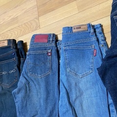 レディースジーンズ6本の画像