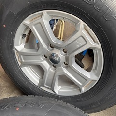 JLラングラー 純正スタッドレスタイヤ　goodyear 265/70r17
の画像