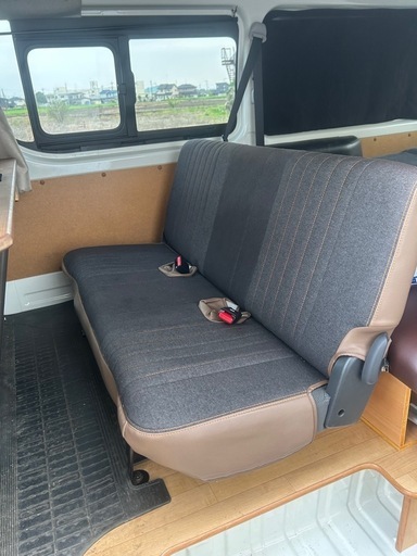 ハイエースdxセカンドシート　カバー付き‼️