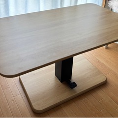 昇降式テーブル　ダイニングテーブル　高さ調整の画像