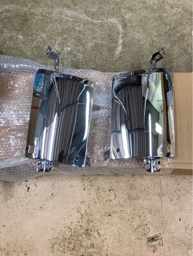 日野2tデュトロ　　　メッキパーツ一式