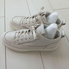 Round About☆ラインストーン ローカットスニーカー☆24.5cmの画像