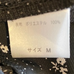 【ほぼ未使用】黒 花柄 五分袖 ブラウス Mの画像