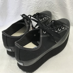 ☆ドリーム２号館☆ ⭐ジモティー割引⭐CONVERSE/オールスターチャンキーボード/1SD064/BK/29.0cmの画像