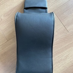 汎用 アームレスト クッション 車 肘置き ポケット 付き セン...