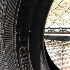 タイヤ3本の画像
