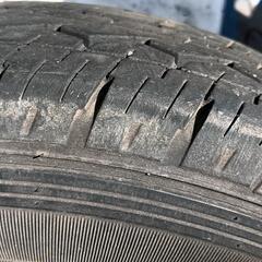 タイヤ3本の画像