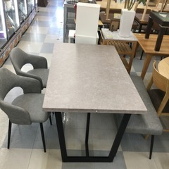 ✨春日市✨定価49,990円✨タンスのゲン✨ダイニング4点セット✨ベンチシート✨テーブル✨食卓テーブル✨チェア✨大理石調✨グレーの画像