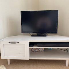 テレビとブルーレイディスクレコーダーとテレビ台