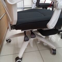 ★ジモティ割あり★  チェア ブラック H111×D53×W68 クリーニング済み HJ6554の画像