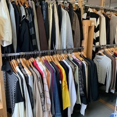 古着　キッズ服　レディース服　全品１００円均一