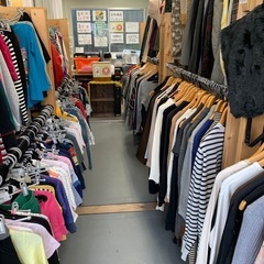古着　キッズ服　レディース服　全品１００円均一 - 東大阪市