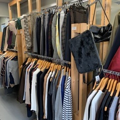 古着　キッズ服　レディース服　全品１００円均一 - 地元のお店