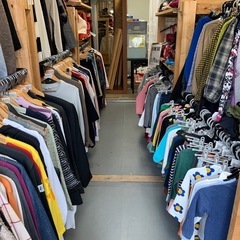 古着　キッズ服　レディース服　全品１００円均一 - リサイクルショップ