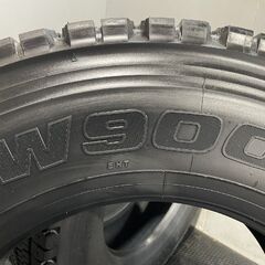 【新品】24年製 札幌発 引取OK BS W900 295/70R22.5 151/148J 22.5インチトラックタイヤ スタッドレス 2本 地山 大型トラック 　(JRF005)クレジットカード QRコード決済可能の画像