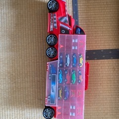 車のおもちゃ
