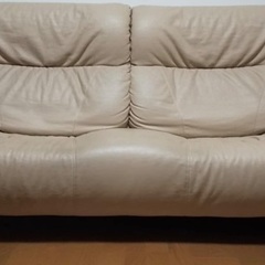 リクライニング２段、包まれる座り心地のハイバックソファ。引き取りに来ていただける方に。の画像