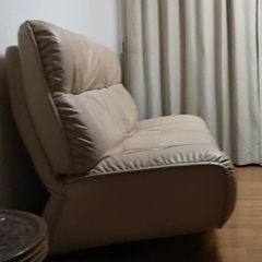 リクライニング２段、包まれる座り心地のハイバックソファ。引き取りに来ていただける方に。の画像