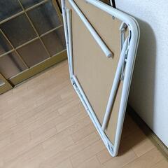 【無料】折りたたみテーブル差し上げますの画像