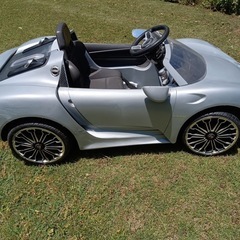 トイザらス 電動乗用 ポルシェ 918 スパイダー 子供