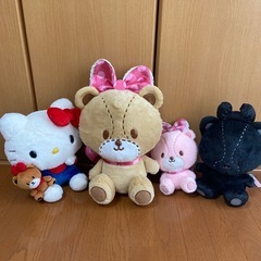 ハローキティ   タイニーチャム　ぬいぐるみ